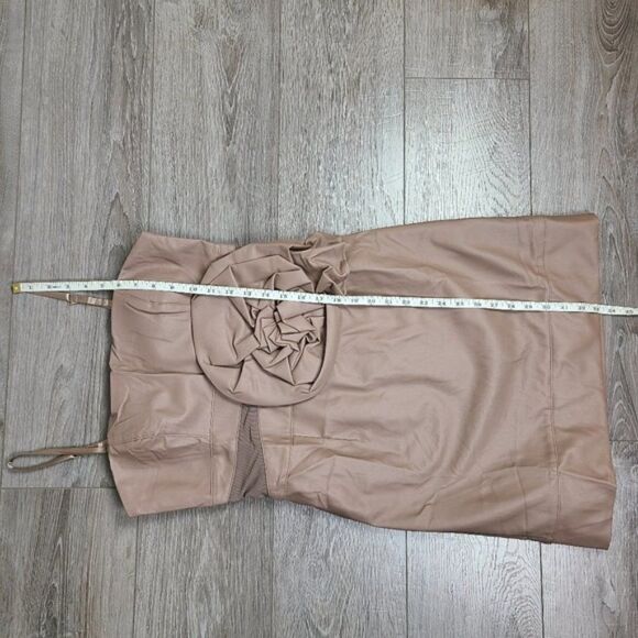 LUCY Paris Taupe Tan Faux Leather Rosette Waist Bodycon Sheath Mini Dress Large - Picture 15 of 17